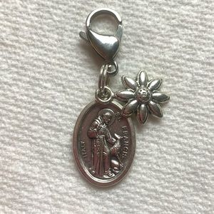 Clip on St. Francis medal / Daisy flower pet charm